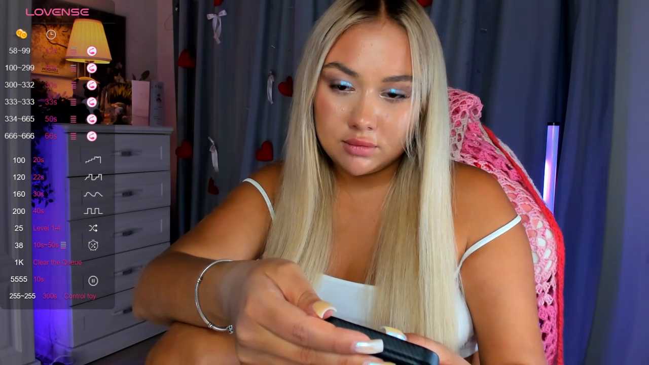 _Loneve__ cam recording