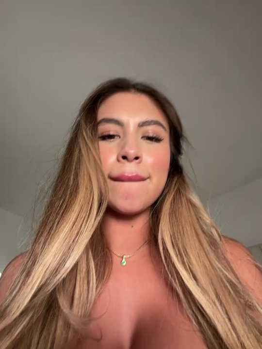 _laura_02 Stripchat recording – Oct 21, 2026