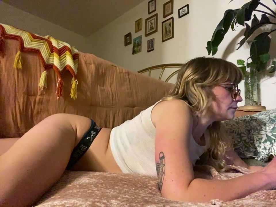 bb_milf_wet-and-ready cam recording