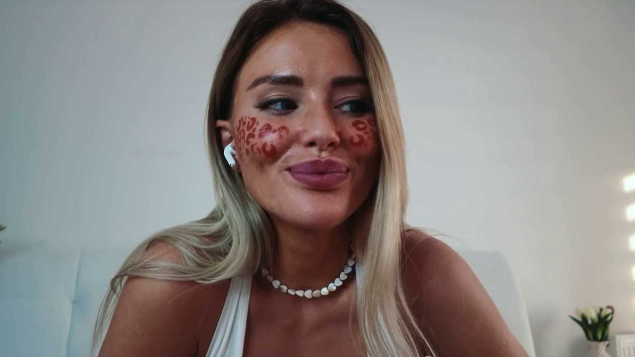 betty_xoxo cam recording