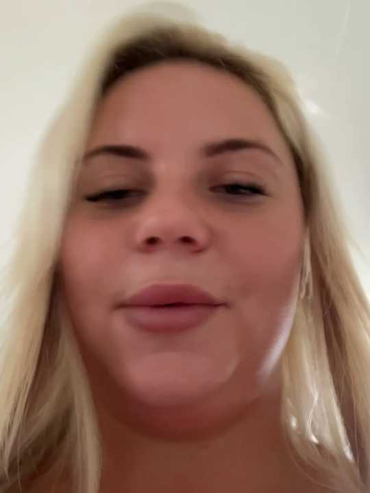 blonde_baddie