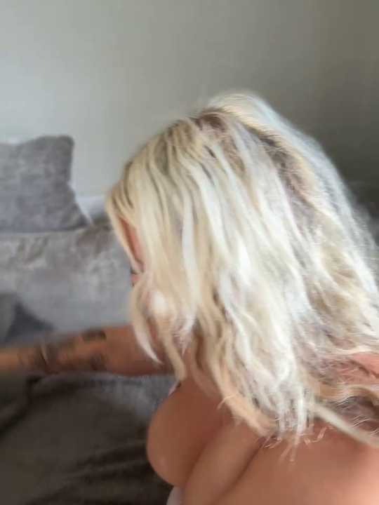 blonde_baddie