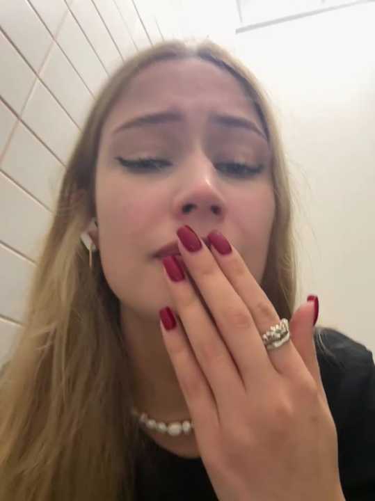 blonde_exe cam recording