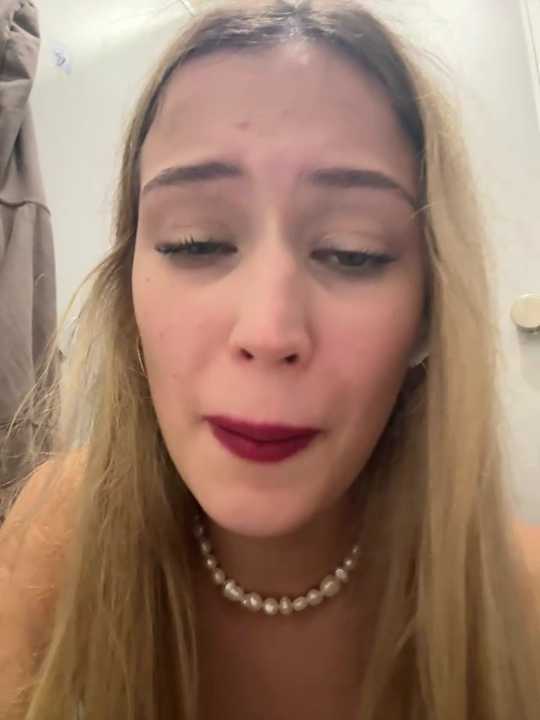 blonde_exe cam recording