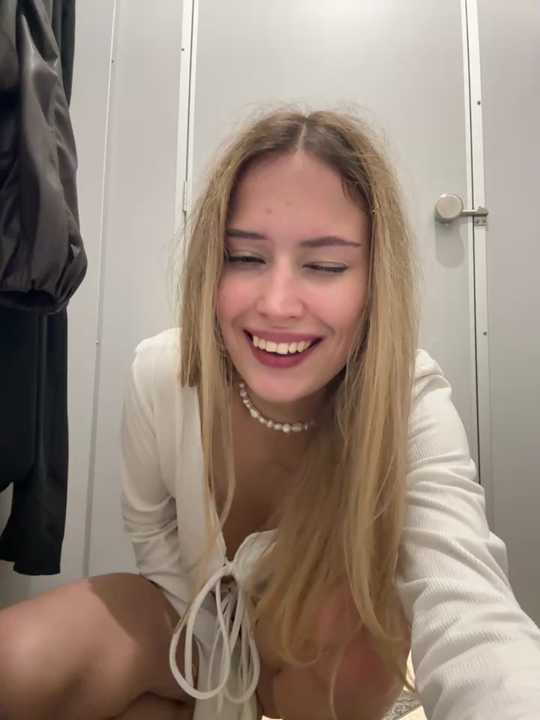 blonde_exe cam recording