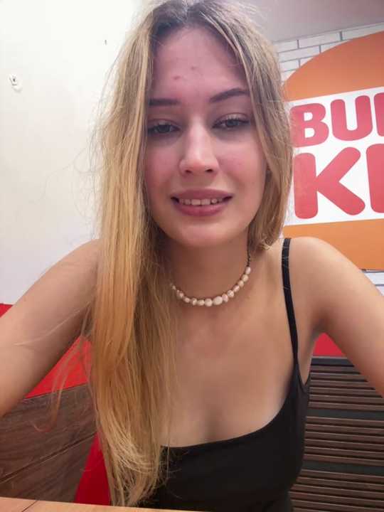 blonde_exe cam recording