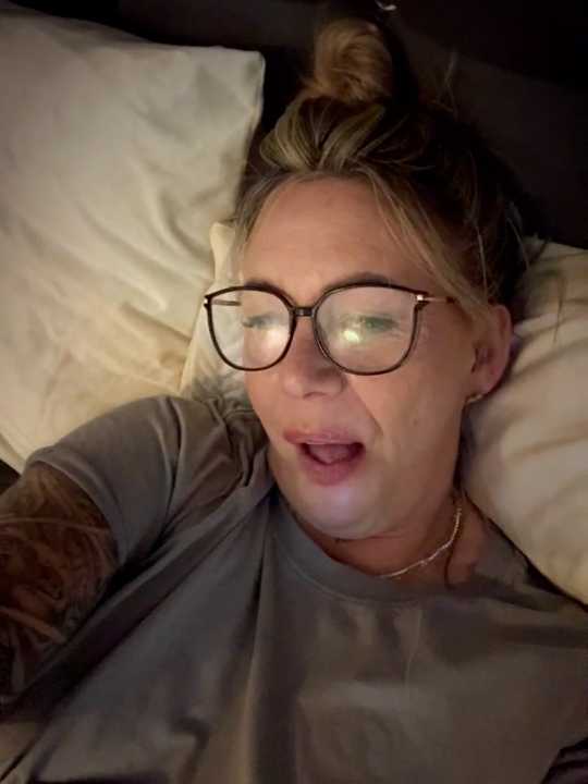 blondebitch2 cam recording