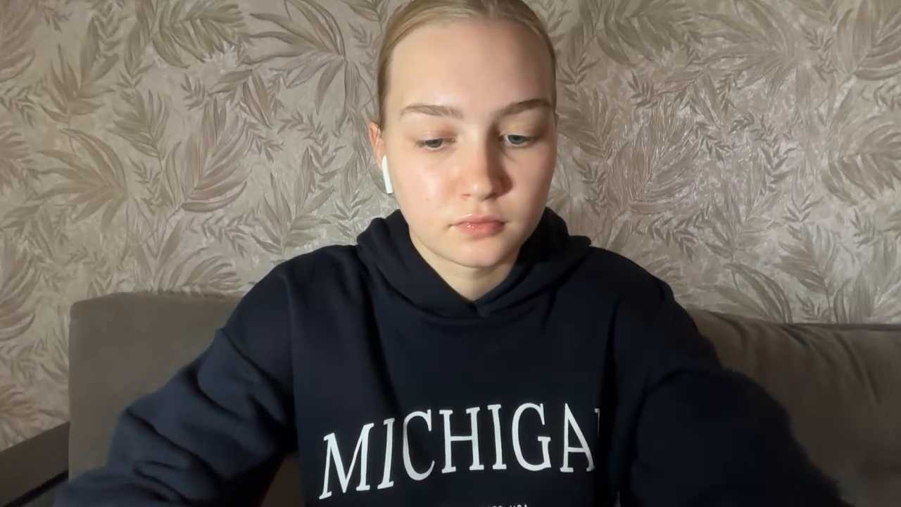 blondegirl2026 cam recording