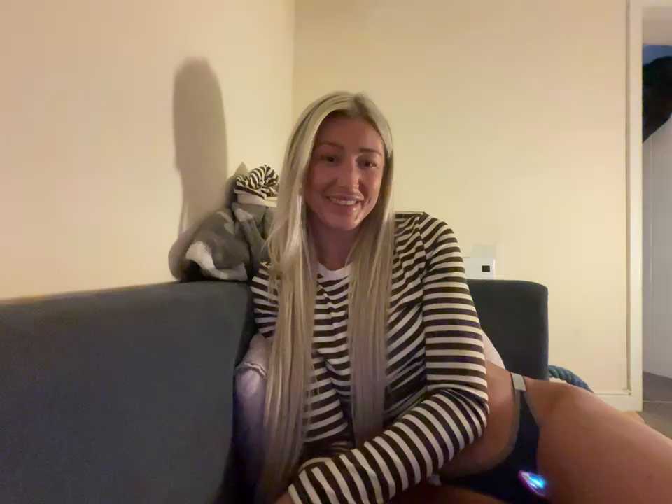blondeychiaraxo cam recording