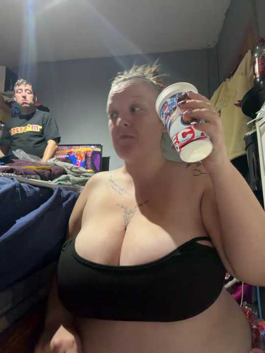 busty-bella1