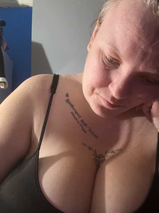 busty-bella1