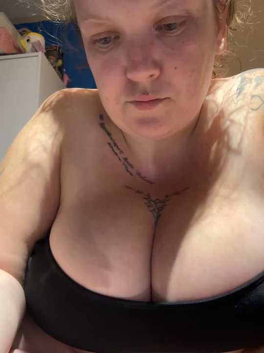 busty-bella1