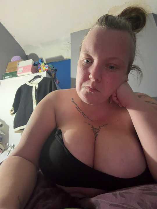 busty-bella1