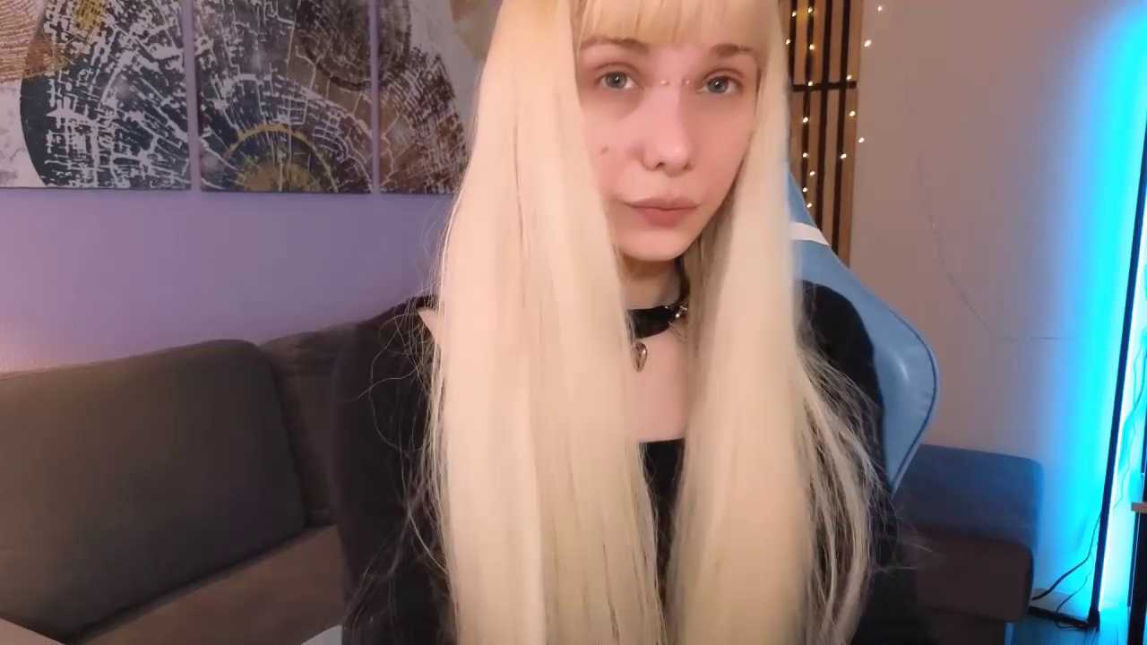 cherrie_bite