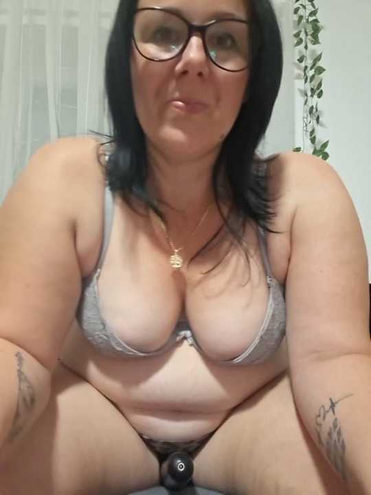 fekete_demon Stripchat recording – Oct 19, 2026