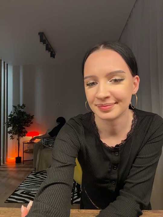 flora_off Stripchat recording – Oct 24, 2026