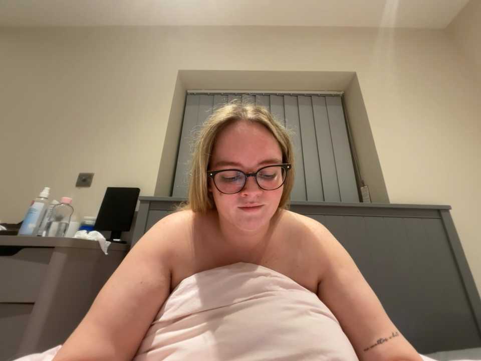 honeyyy24 Stripchat recording – Oct 20, 2026