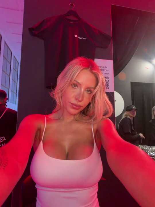 jasminesummer Stripchat recording – Oct 25, 2026