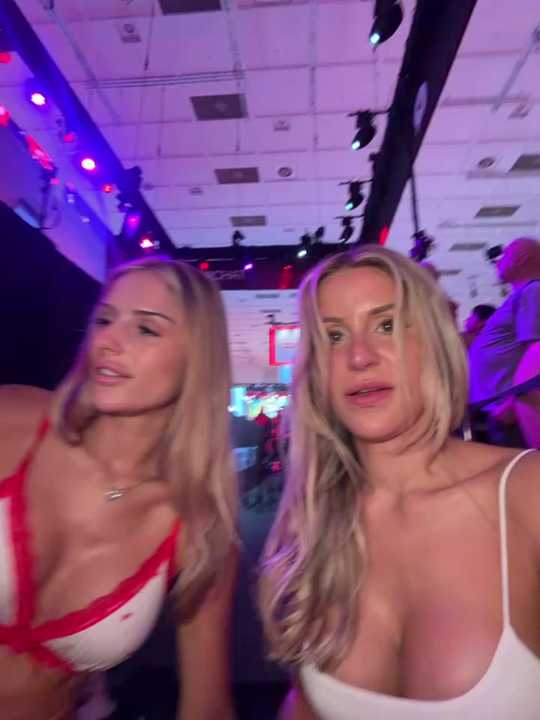 jasminesummer Stripchat recording – Oct 25, 2026
