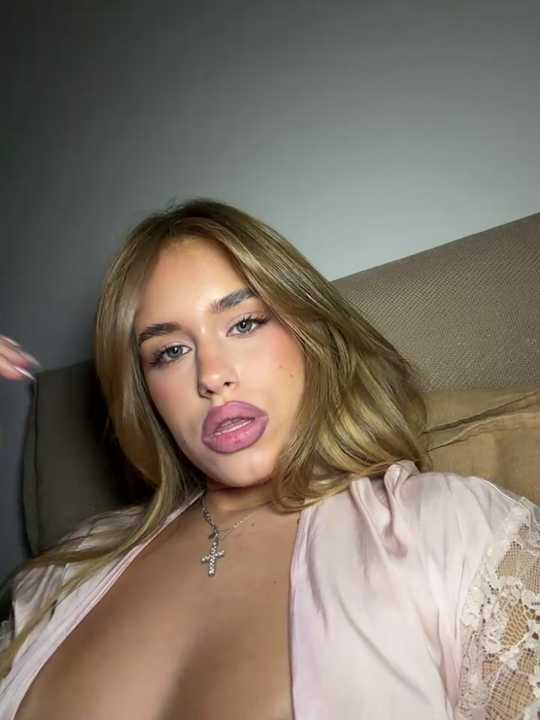jessicablondexxx Stripchat recording – Oct 18, 2026