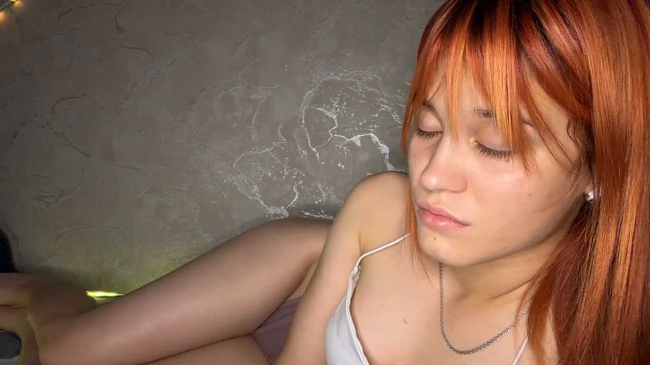 lovely_redhead cam recording