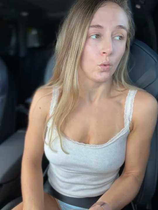 lunagirl13 Stripchat recording – Oct 18, 2026
