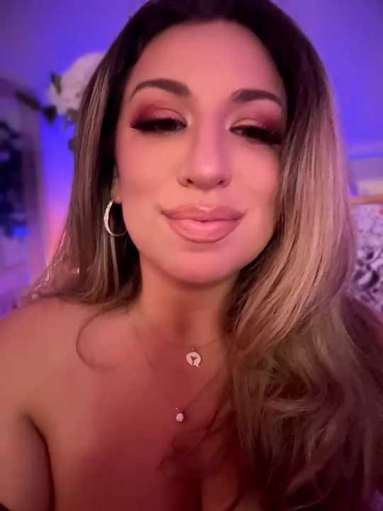 miamellycious Stripchat recording – Oct 24, 2026