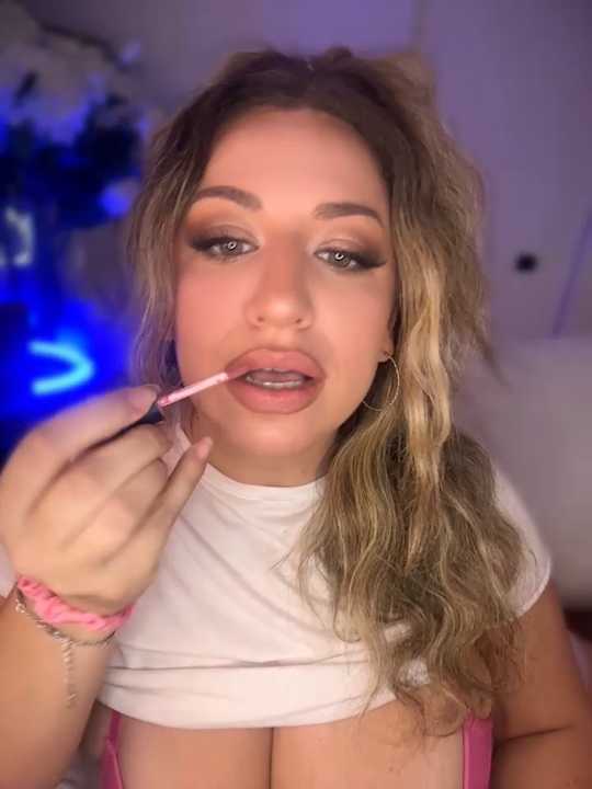 miamellycious cam recording