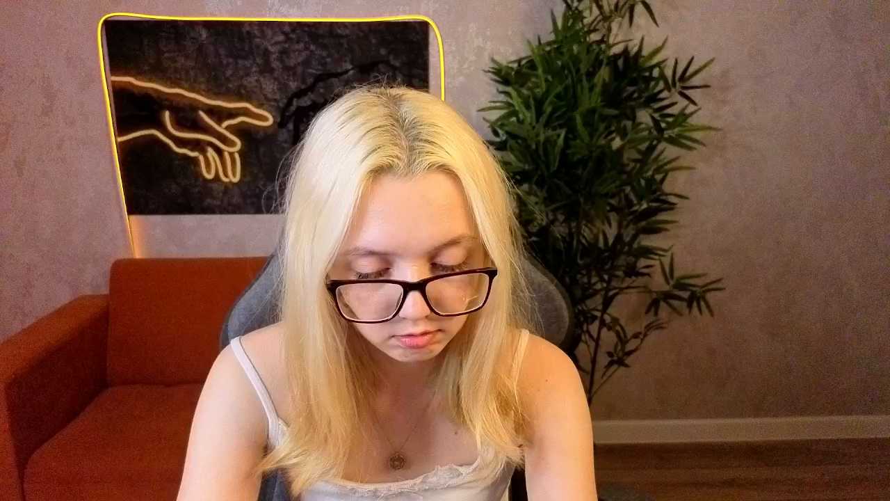 mollyy_snow cam recording
