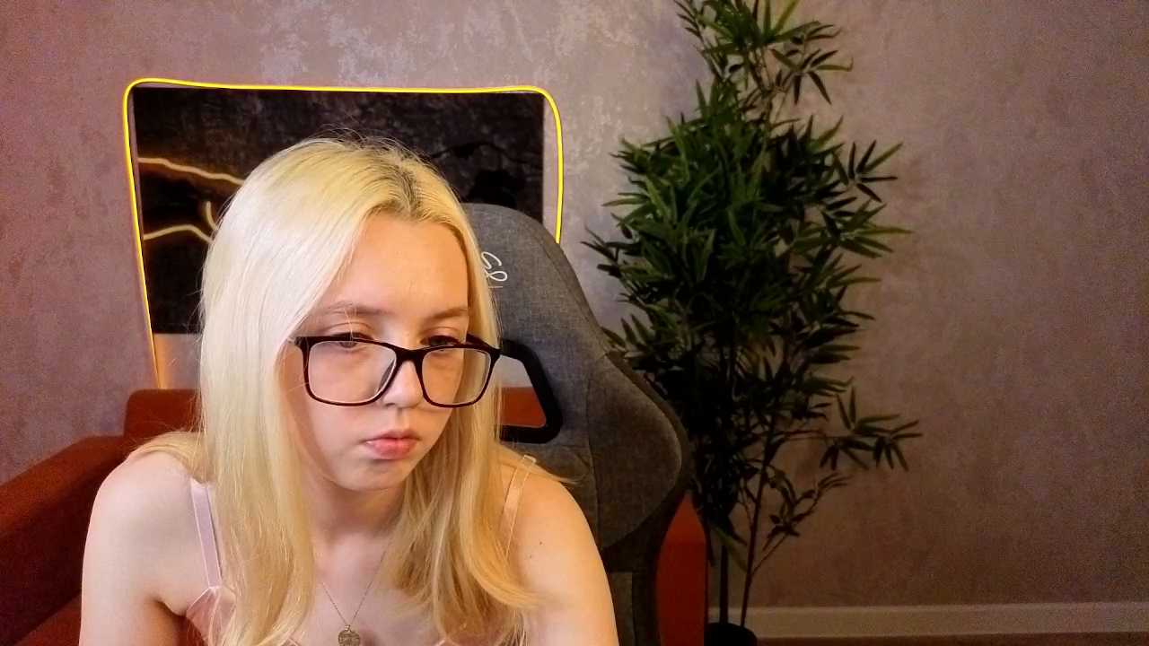 mollyy_snow cam recording