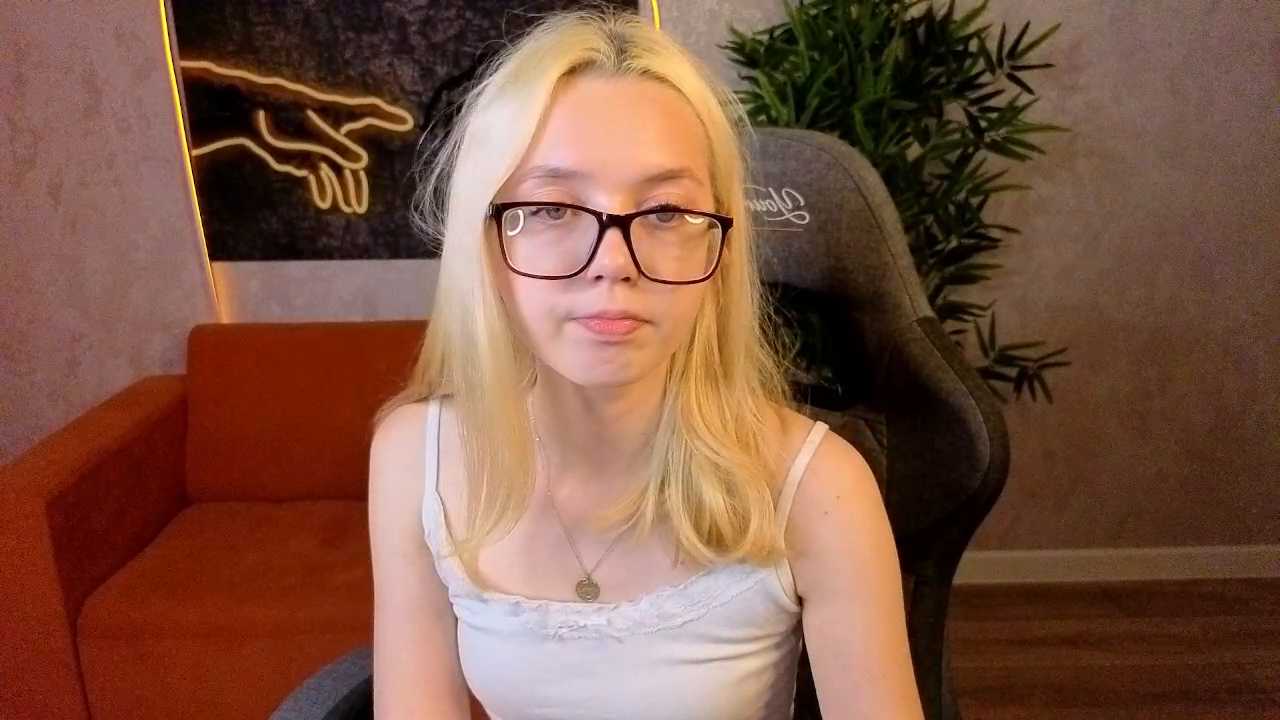 mollyy_snow cam recording