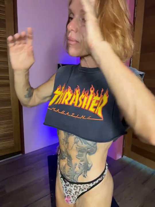 mommyselenafit_ cam recording