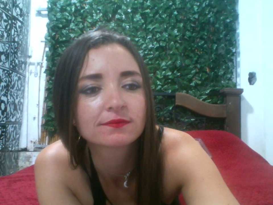 nahomimilf cam recording
