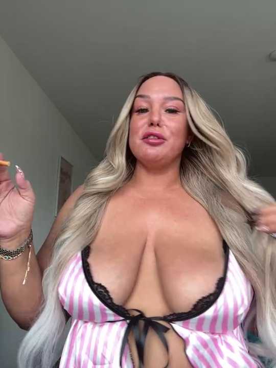 naughtychelseaxox Stripchat recording – Oct 15, 2026