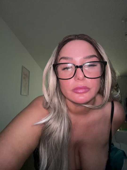 naughtychelseaxox Stripchat recording – Oct 14, 2026