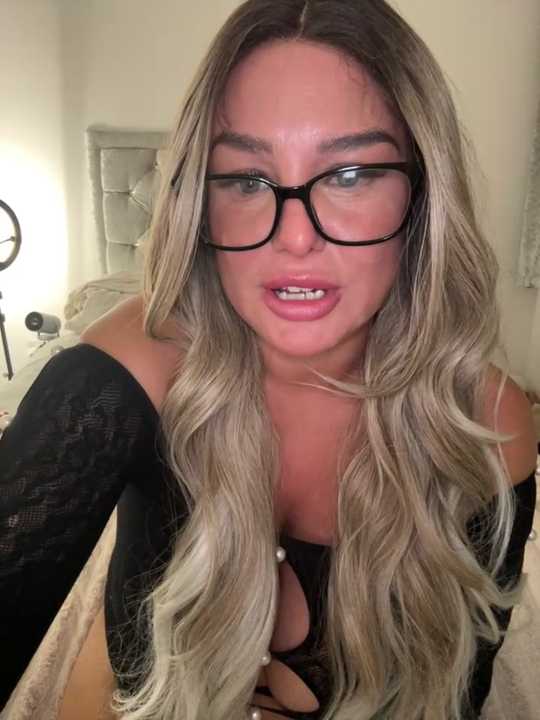 naughtychelseaxox cam recording