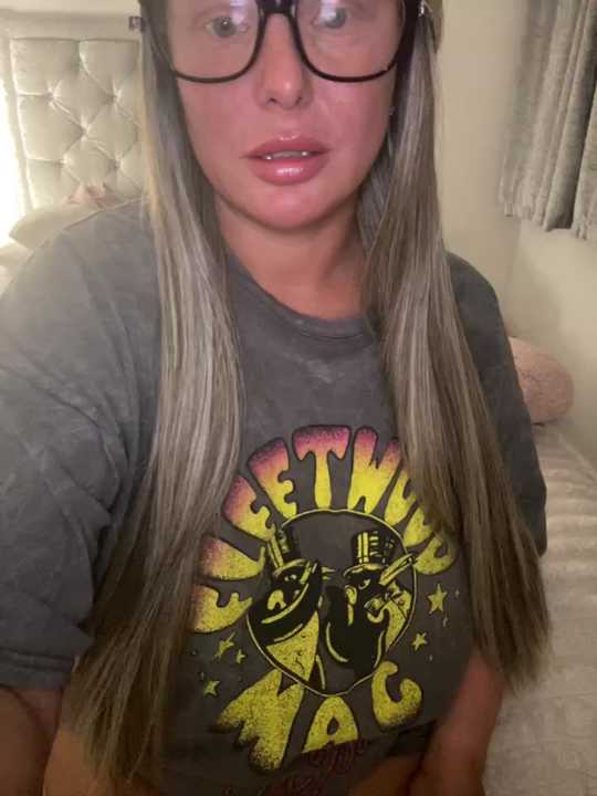 naughtychelseaxox cam recording