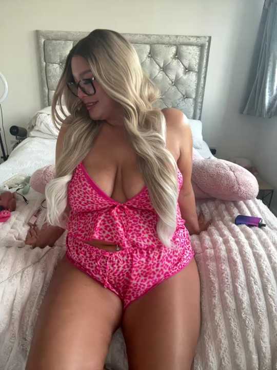 naughtychelseaxox