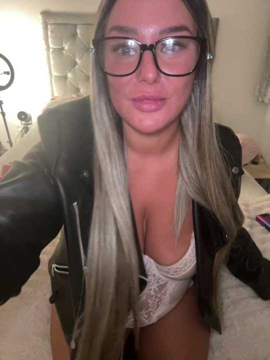 naughtychelseaxox cam recording