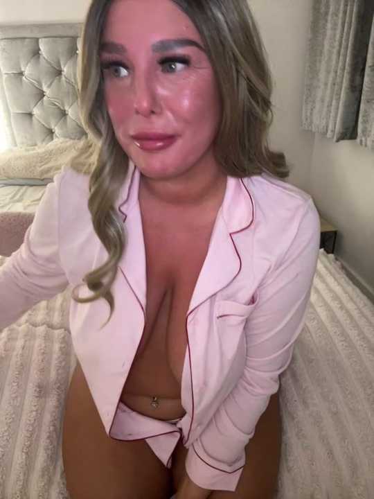 naughtychelseaxox cam recording