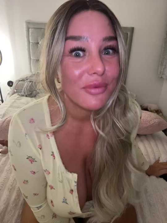 naughtychelseaxox cam recording