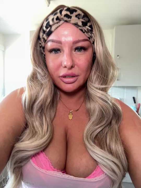 naughtychelseaxox