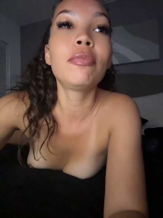 nikkiloveee