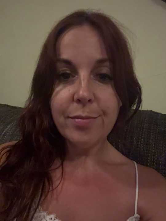 petitehotwife4u cam recording