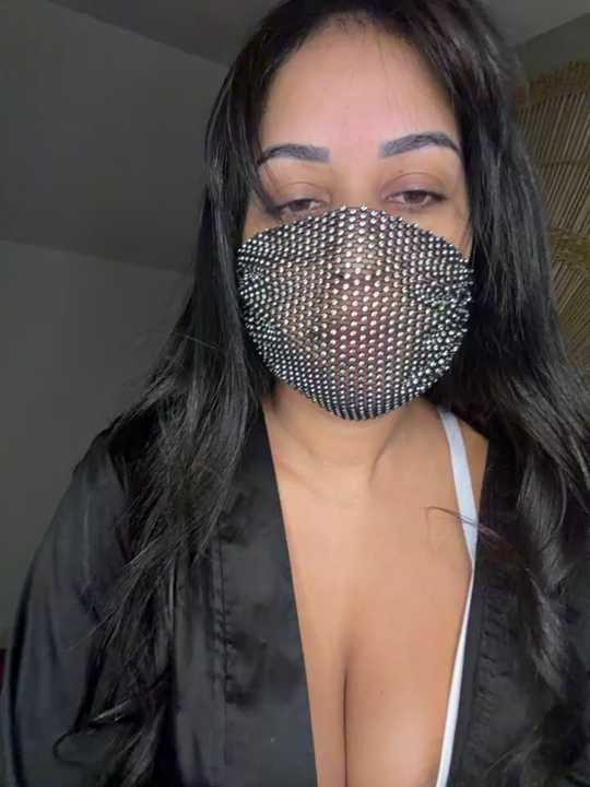 queen-chamss Stripchat recording – Oct 19, 2026