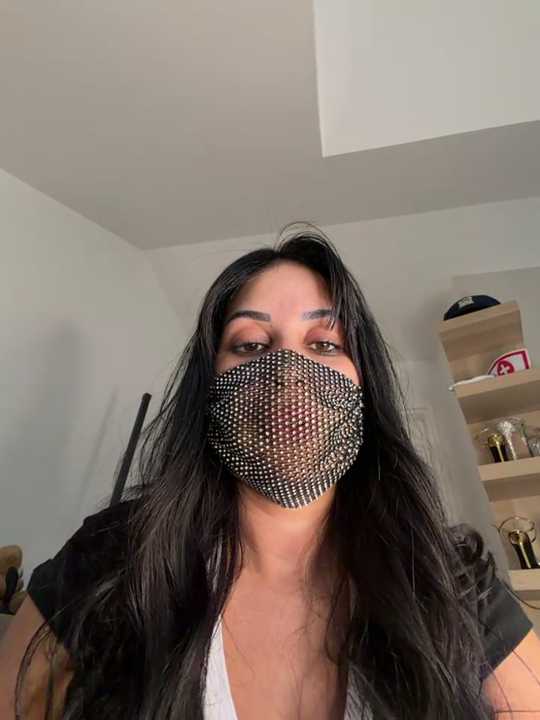 queen-chamss Stripchat recording – Oct 15, 2026