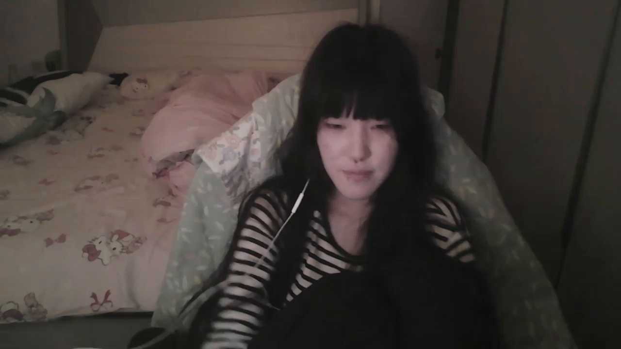 rinaloaz Stripchat recording – Oct 26, 2026