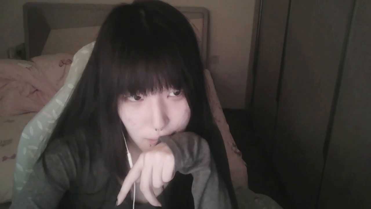 rinaloaz Stripchat recording – Oct 21, 2026