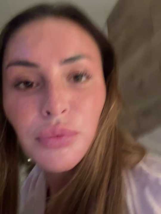 selena_xxx Stripchat recording – Oct 21, 2026