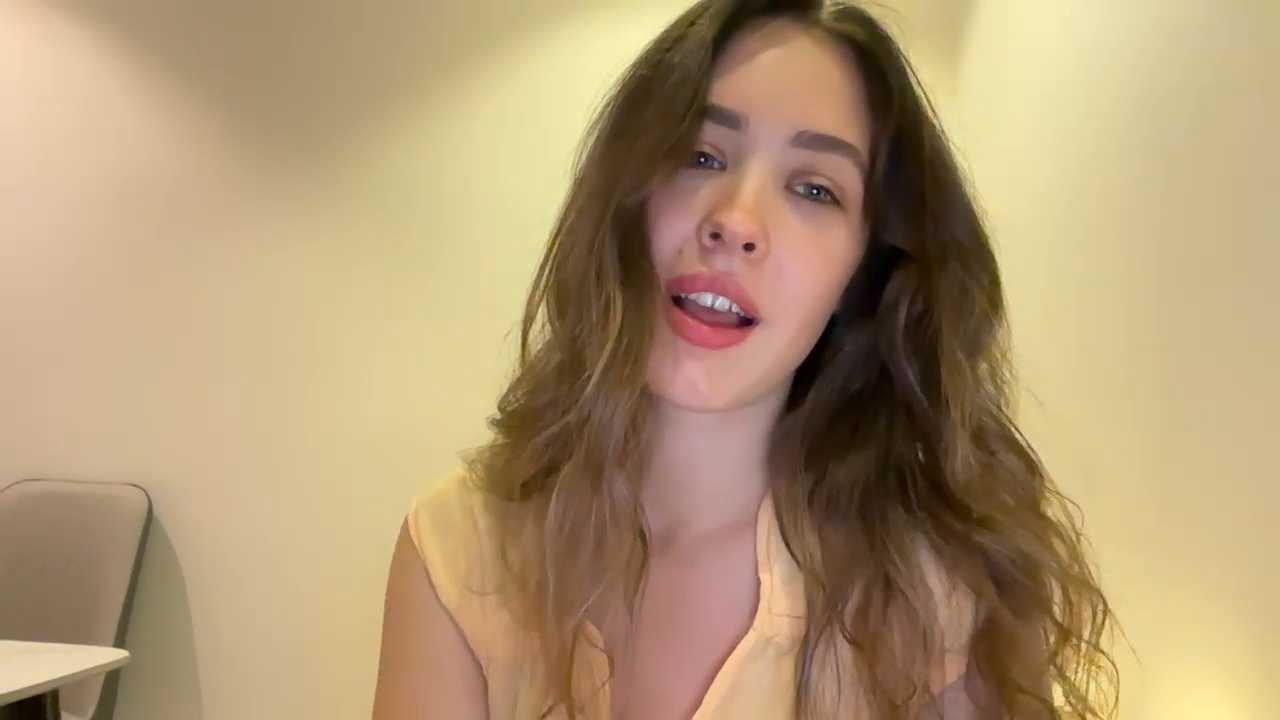 sexyyyhotLillit cam recording